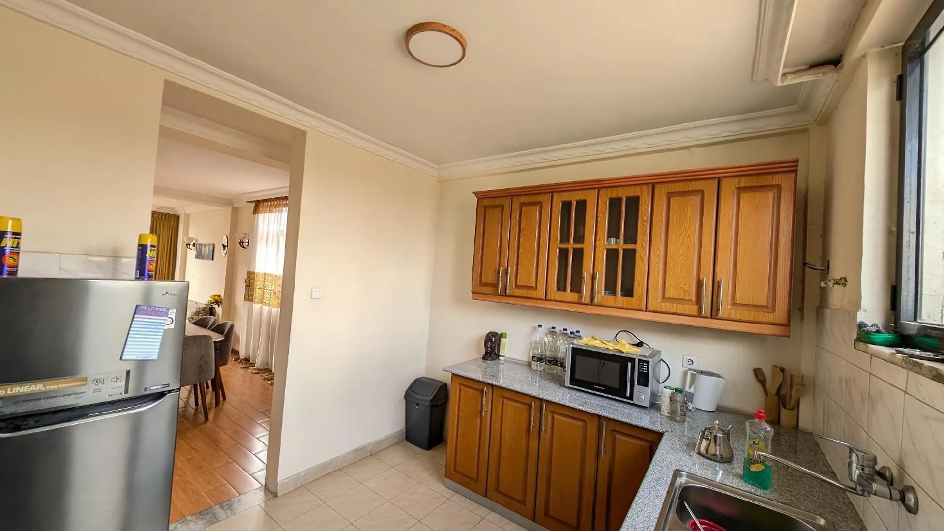 Appartamento Bright, Modern 2 Bedroom Apt - Secure & Close To Airport Addis Abeba